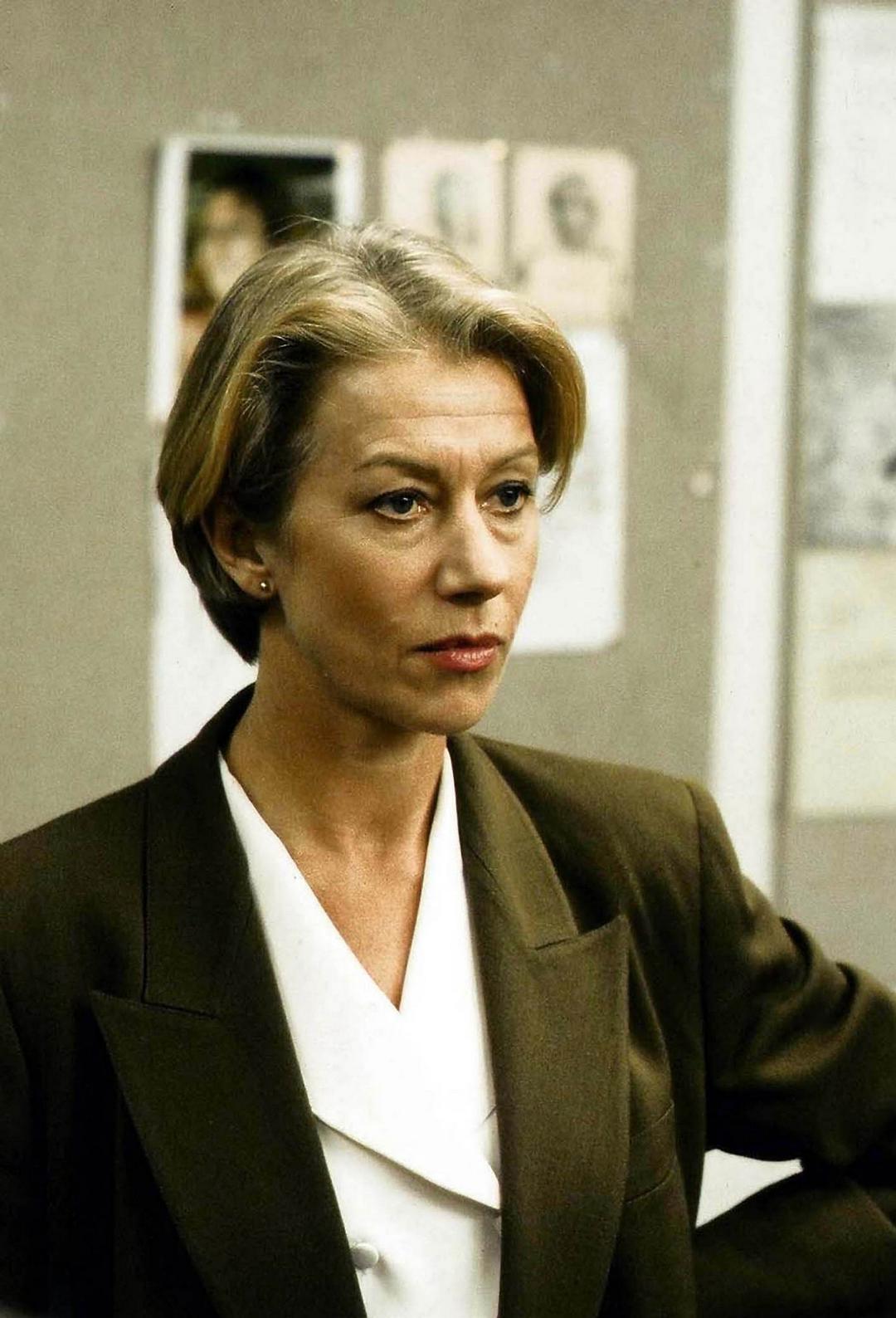  p>海伦·米伦 i>(helen mirren) /i>,1945年7月26日出生于英国伦敦