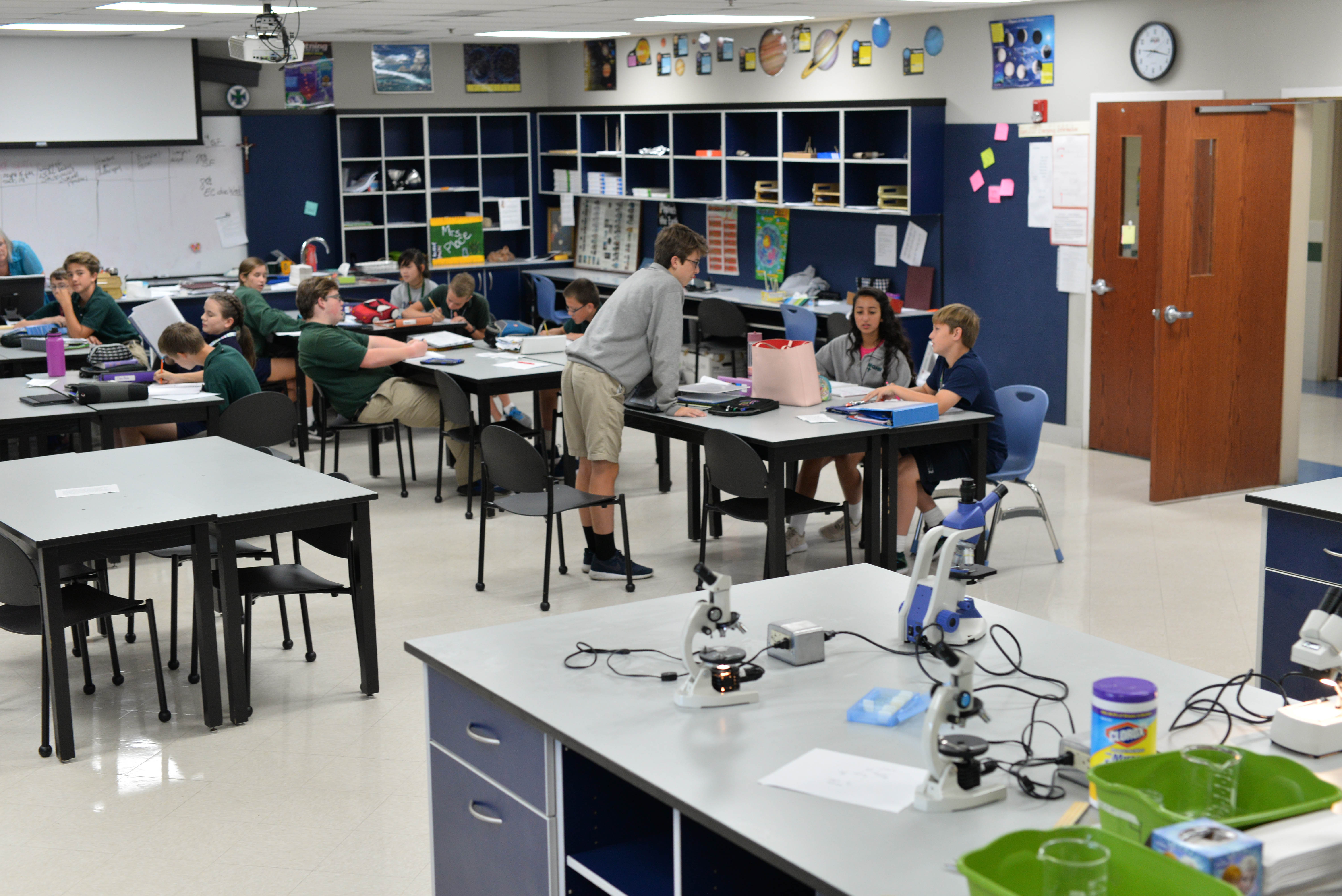  p data-id="gn5l6b68ii">玛丽皇后中学建校于1962年,位于美国历史最