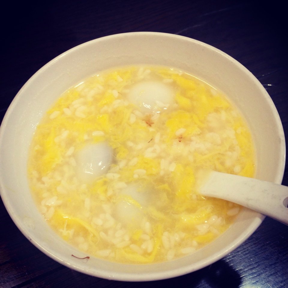 id="gn6nvjlrtj">酒酿蛋汤,是一道家常菜,制作原料主要有酒酿,鸡蛋, 