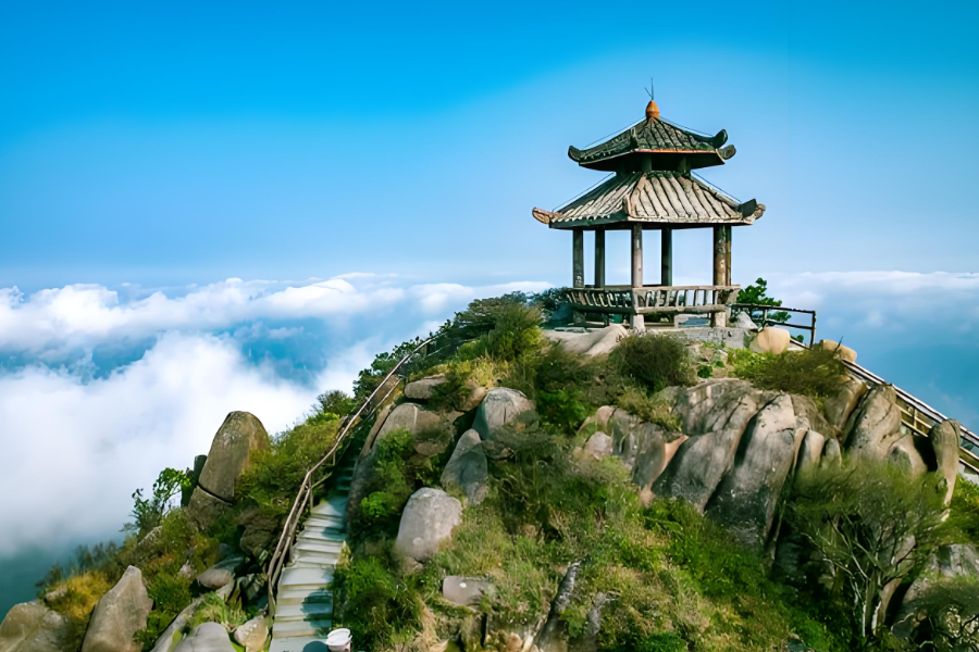 ea">日照汤谷太阳文化源旅游风景区坐落于山东省日照市东港区涛雒镇