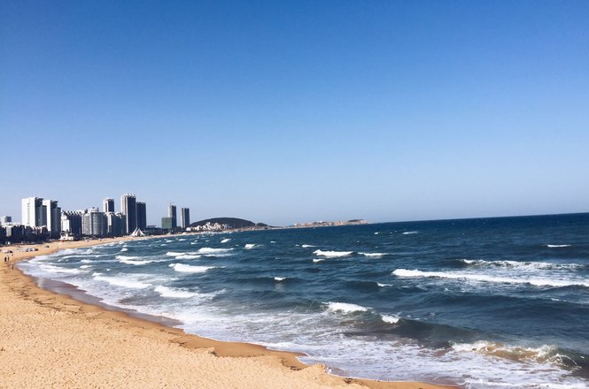  p>威海国际海水浴场位于山东省 a target="_blank" href="/item/威海