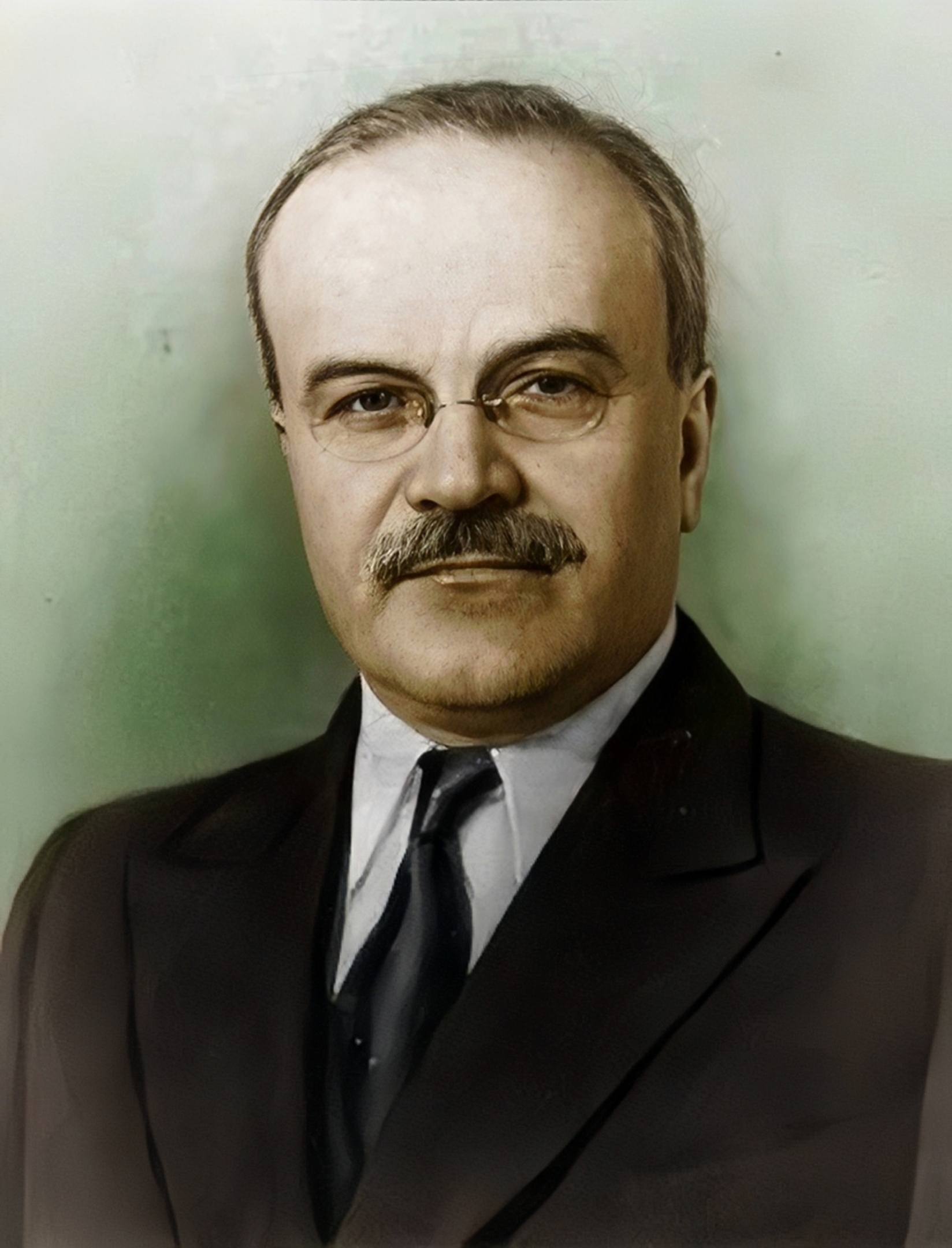 切斯拉夫·米哈伊洛维奇·莫洛托夫(vyacheslav mikhaylovich molotov