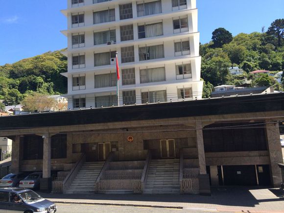  p>中华人民共和国驻新西兰大使馆,简称"中国驻新西兰大使馆",是中华