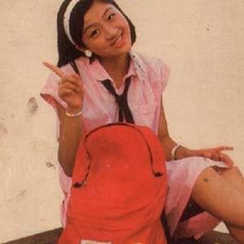  p>《不能迟到》是钱贝妮演唱歌曲,收录于钱贝妮1985年发行专辑《哈罗