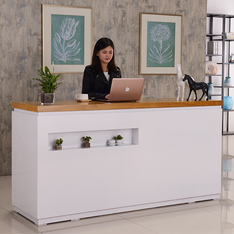  p>收银台作为商场超市所必不可少的配套设施,越来越多的被客户所关注