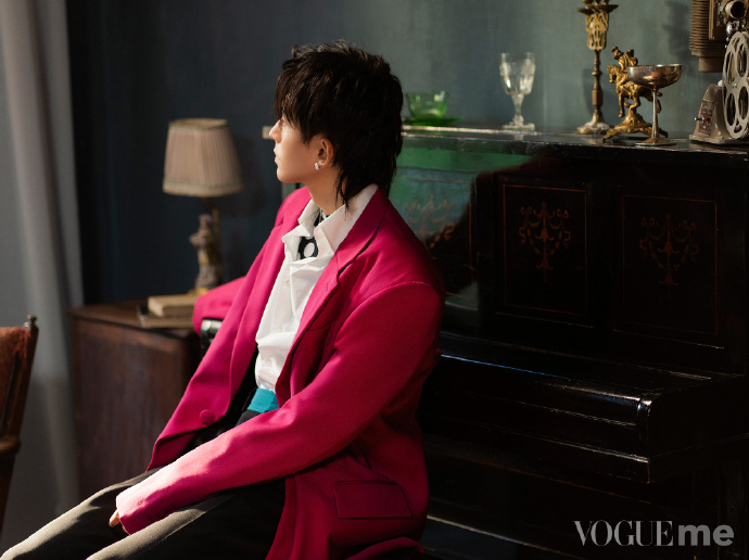  p>张哲瀚,1991年5月11日出生于江西省新余市,中国内地影视男演员