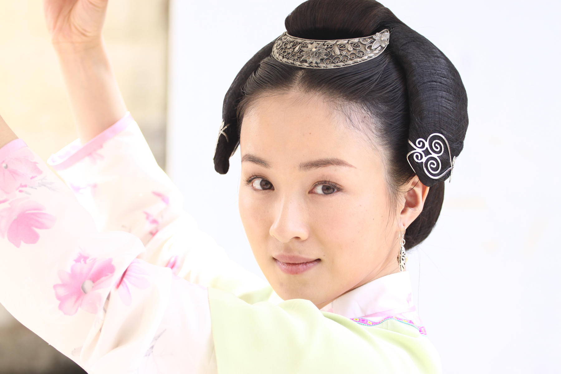 吴婷,1983年1月2日生于<a target="