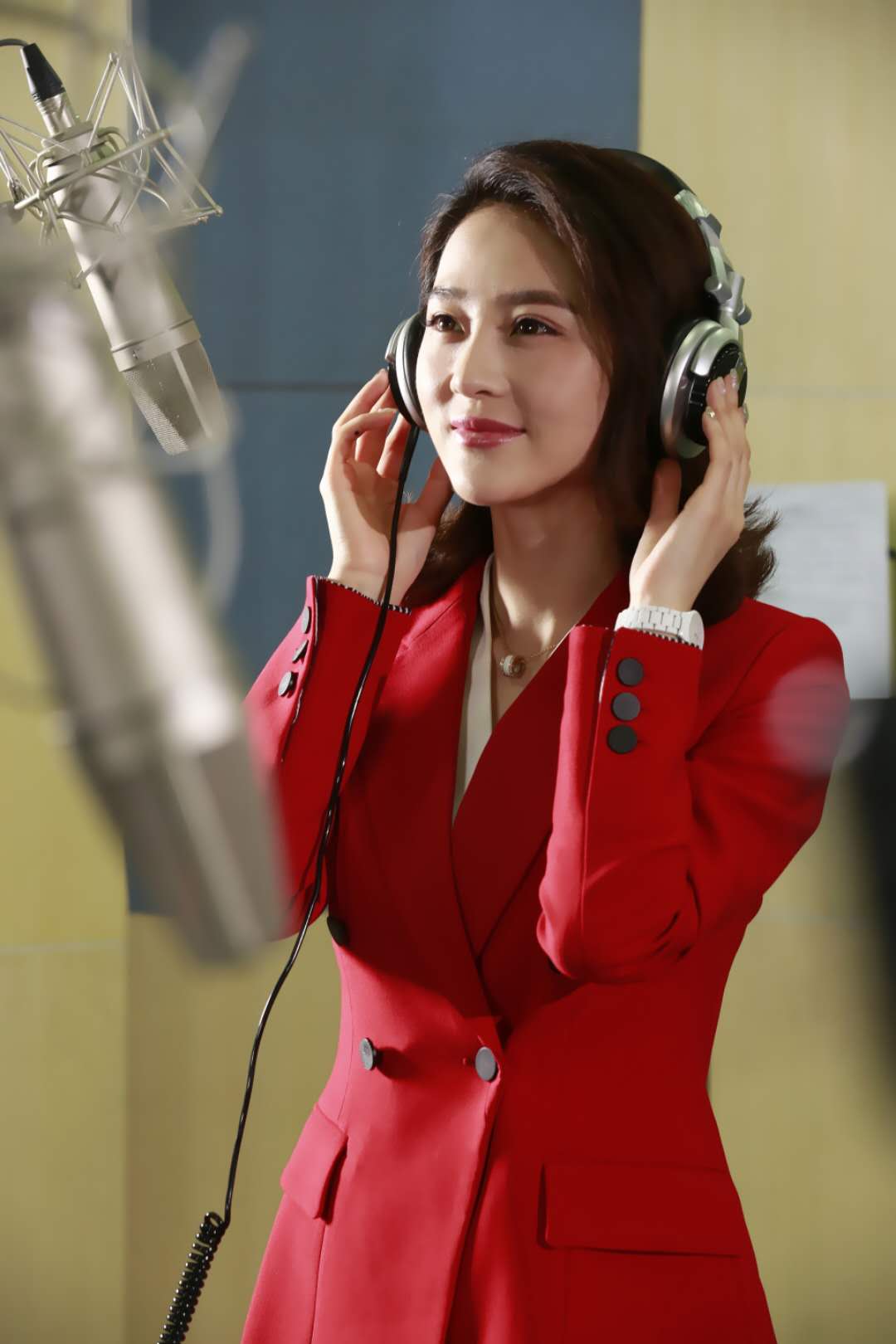 id="gnzqwvc1kl">阳光,出生于山东济南,济南电视台首席节目主持人