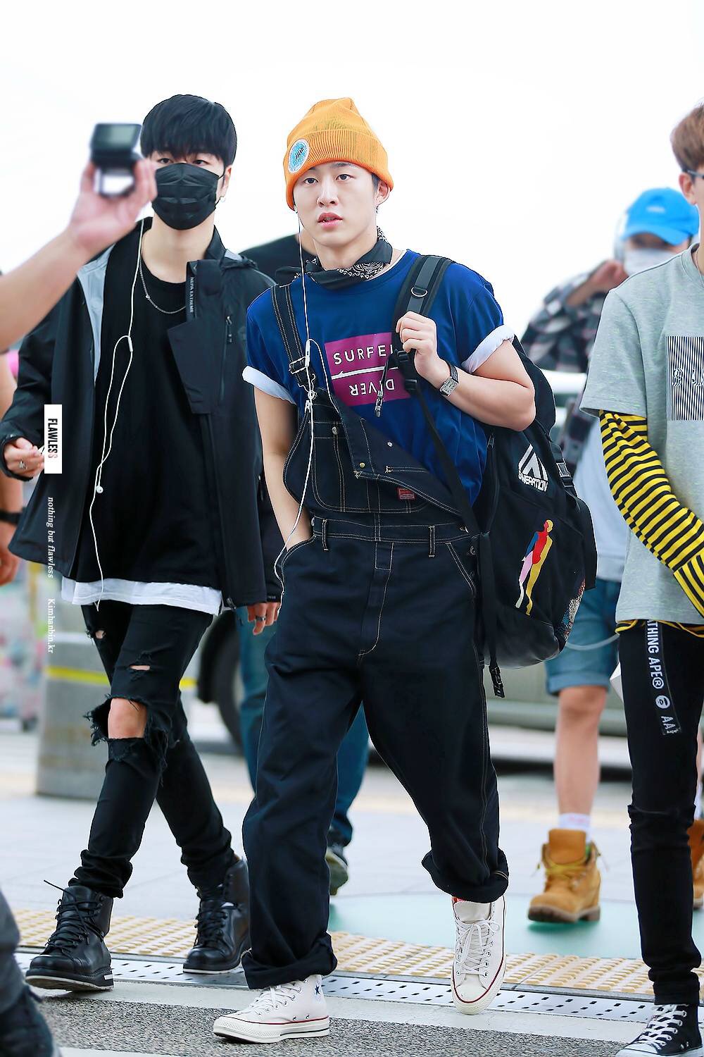 i,本名金韩彬,1996年10月22日出生于韩国忠清南道天安市,韩国男歌手