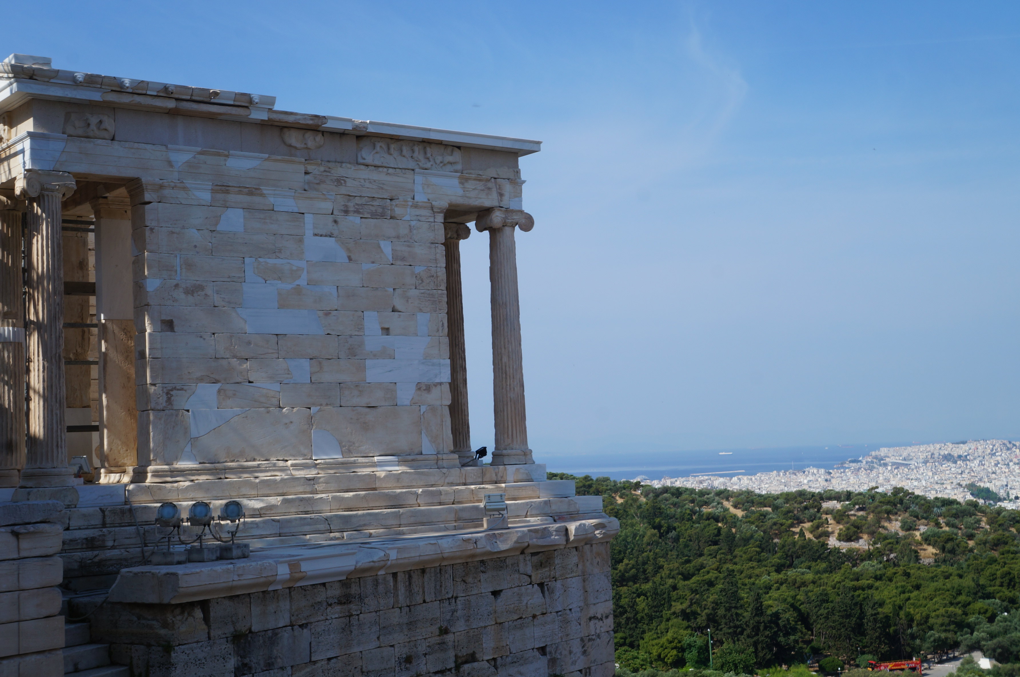 殿也称为无翼胜利女神殿,位于 a target="_blank" href="/item/雅典
