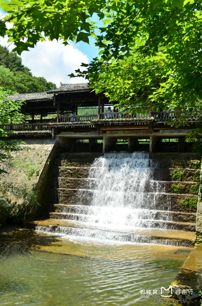  p>桂林古东 a href="#" data-lemmaid="30636">瀑布 /a>距市区25公里