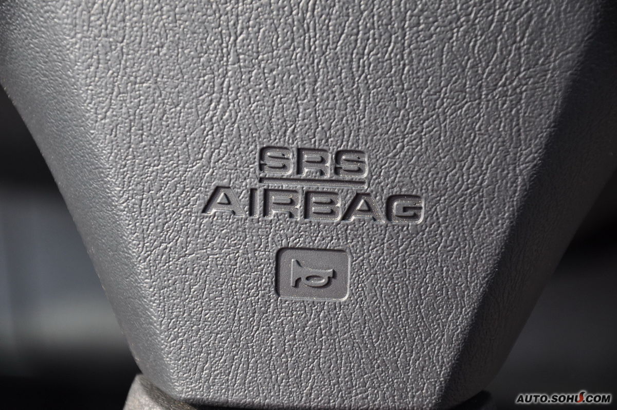  p>炫丽,英文名florid,是长城公司自主研发的五人座家庭轿车.