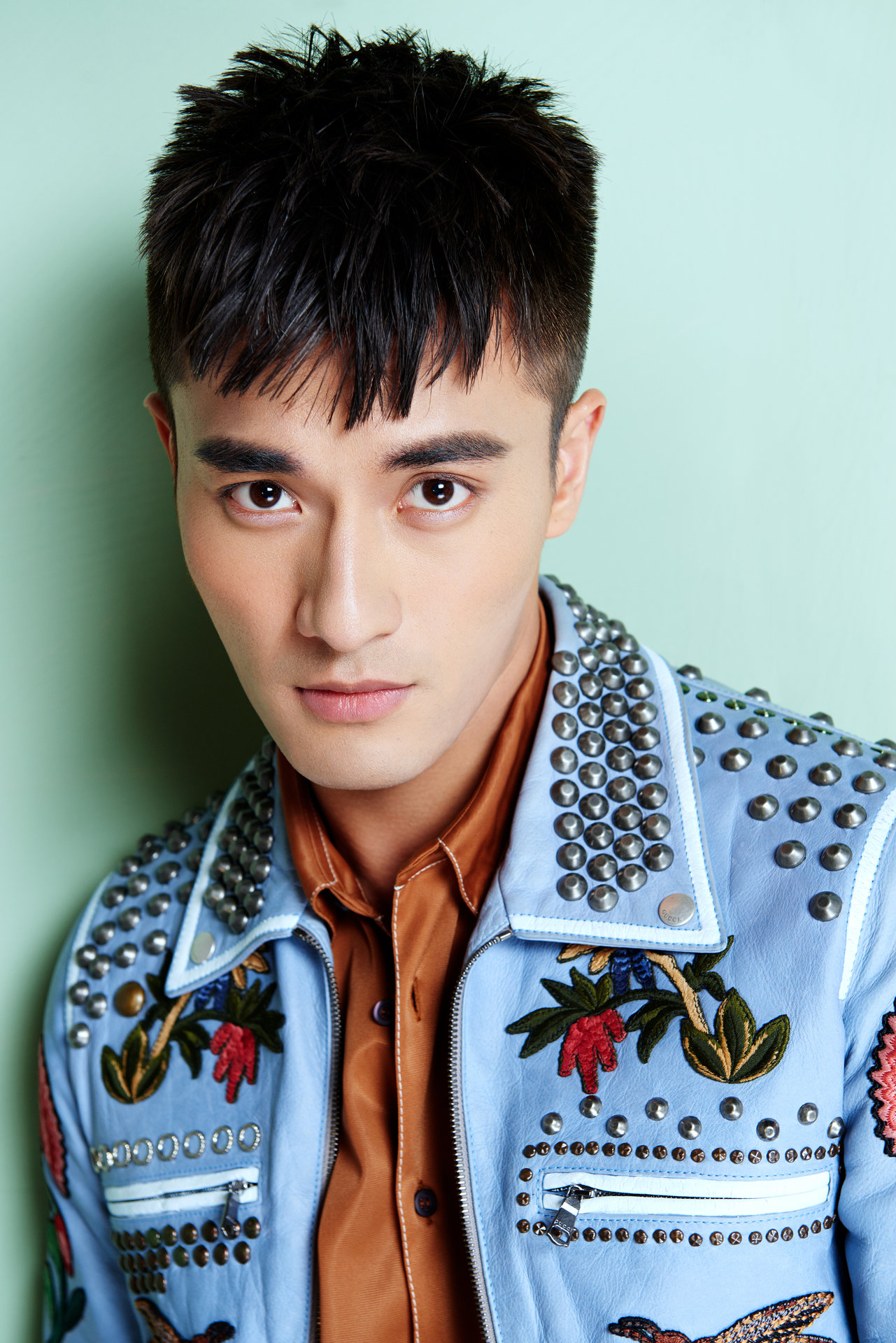 "gnsqc8h6tl">郑凯,1986年3月11日出生于浙江省杭州市,中国内地男演员