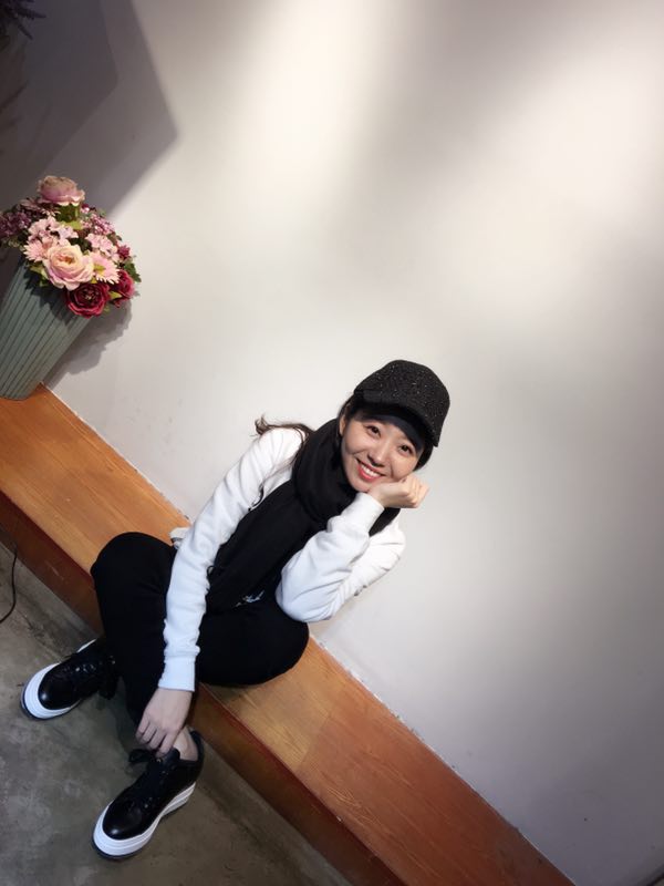  p data-id="gnxahehqbd">陈若玫,女,中国,毕业于 a target="_blank"