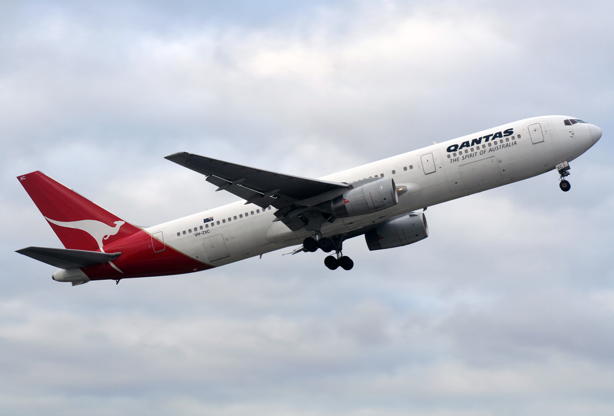  p>波音767( b>boeing 767 /b>)是美国 a href="#">波音公司 /a>开发