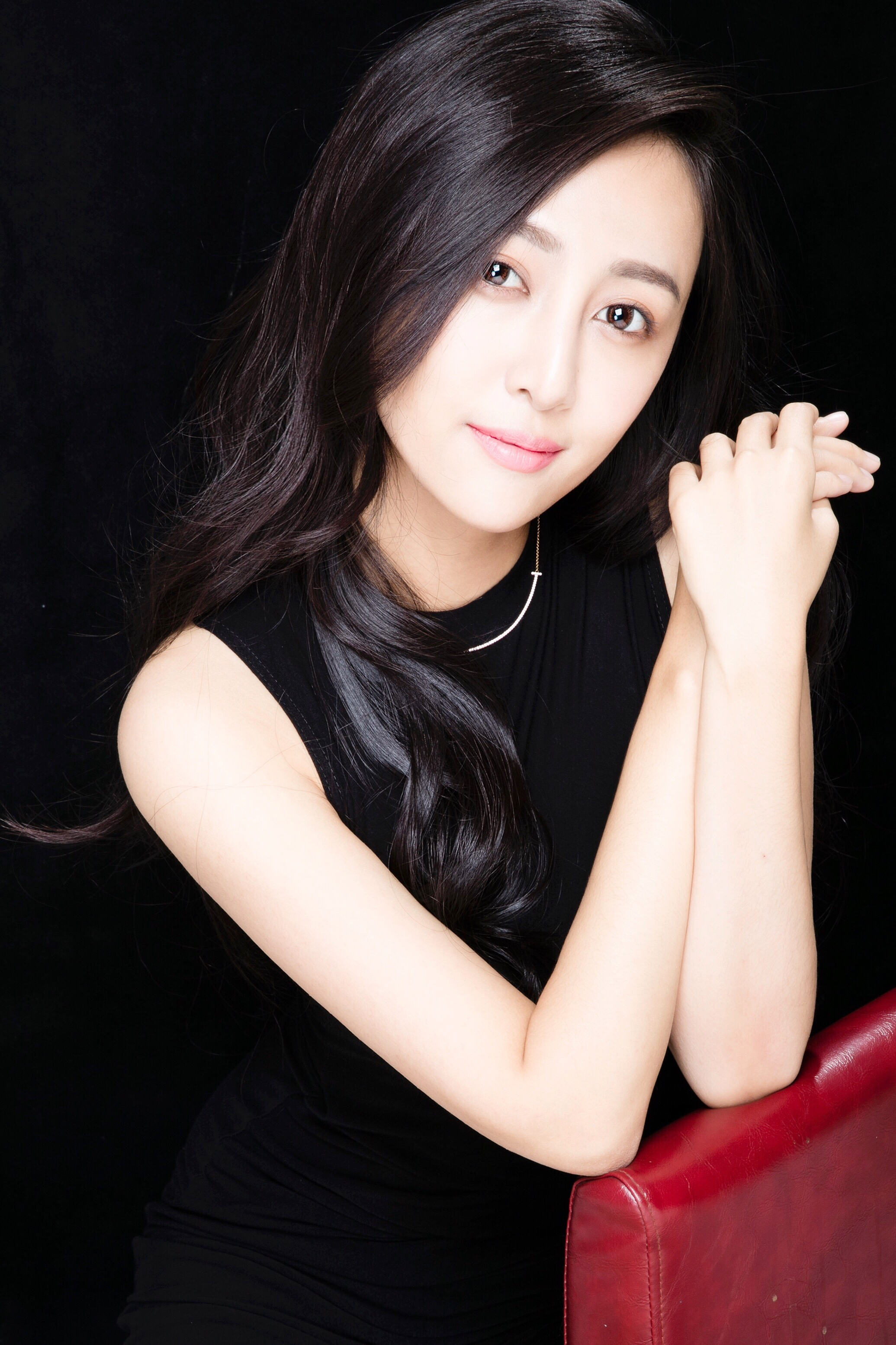  p>闫露娢,10月11日出生于北京,中国内地女演员.