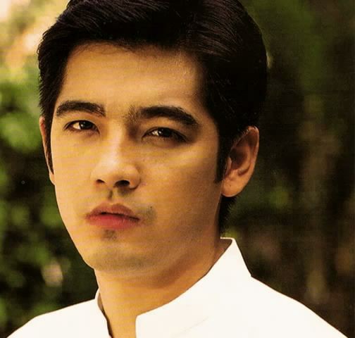  p>索纳拉姆·泰匹塔克(num),1973年8月22日出生于泰国曼谷,在泰国蓝