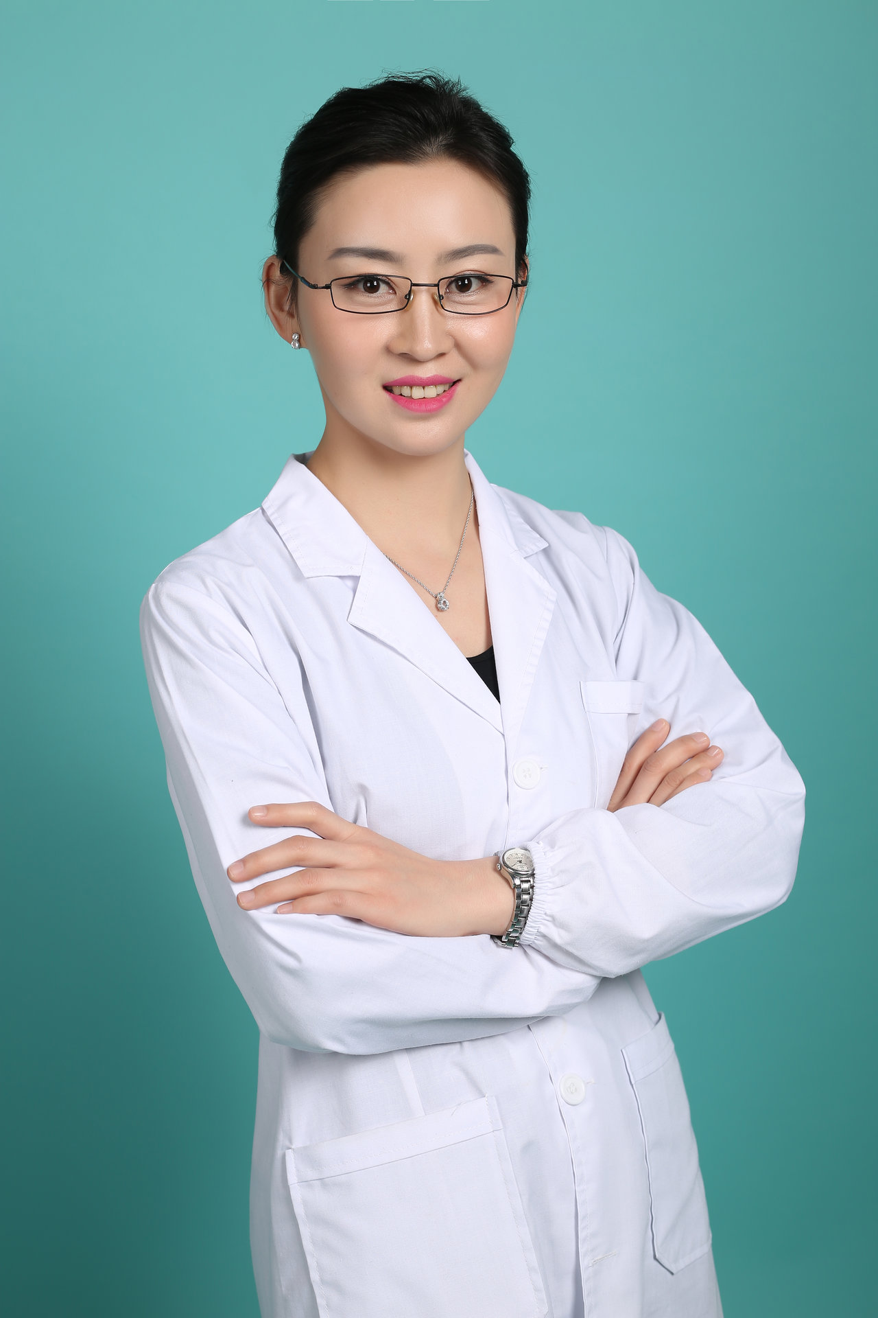 李晶,女,昆明市第一人民医院星耀医院的执业医师.