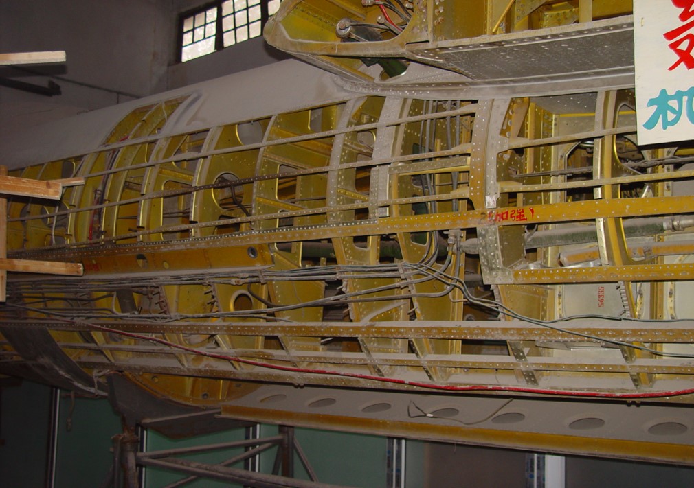  p>隔框结构是飞机,导弹,机载吊舱等装备中常用的主要传力及承力结构