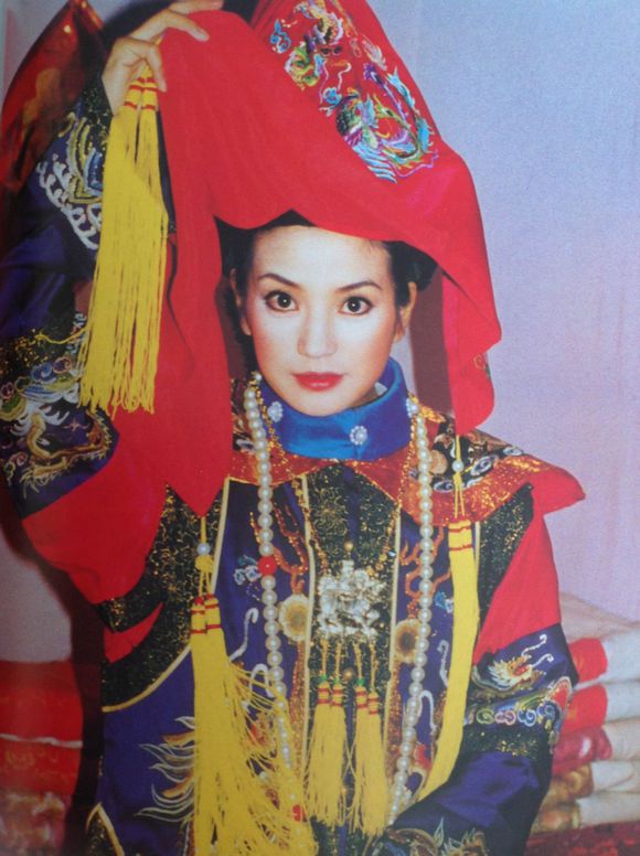 小燕子,是琼瑶经典古装电视剧《 a target="_blank" href="/item/还珠