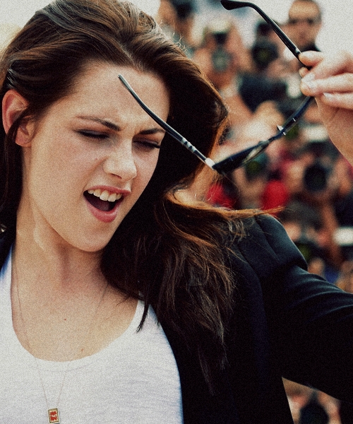  p>克里斯汀·斯图尔特,1990年4月9日出生于美国 a