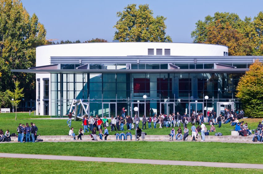  p>卡尔斯鲁厄理工学院(karlsruher institut für technologie),简称