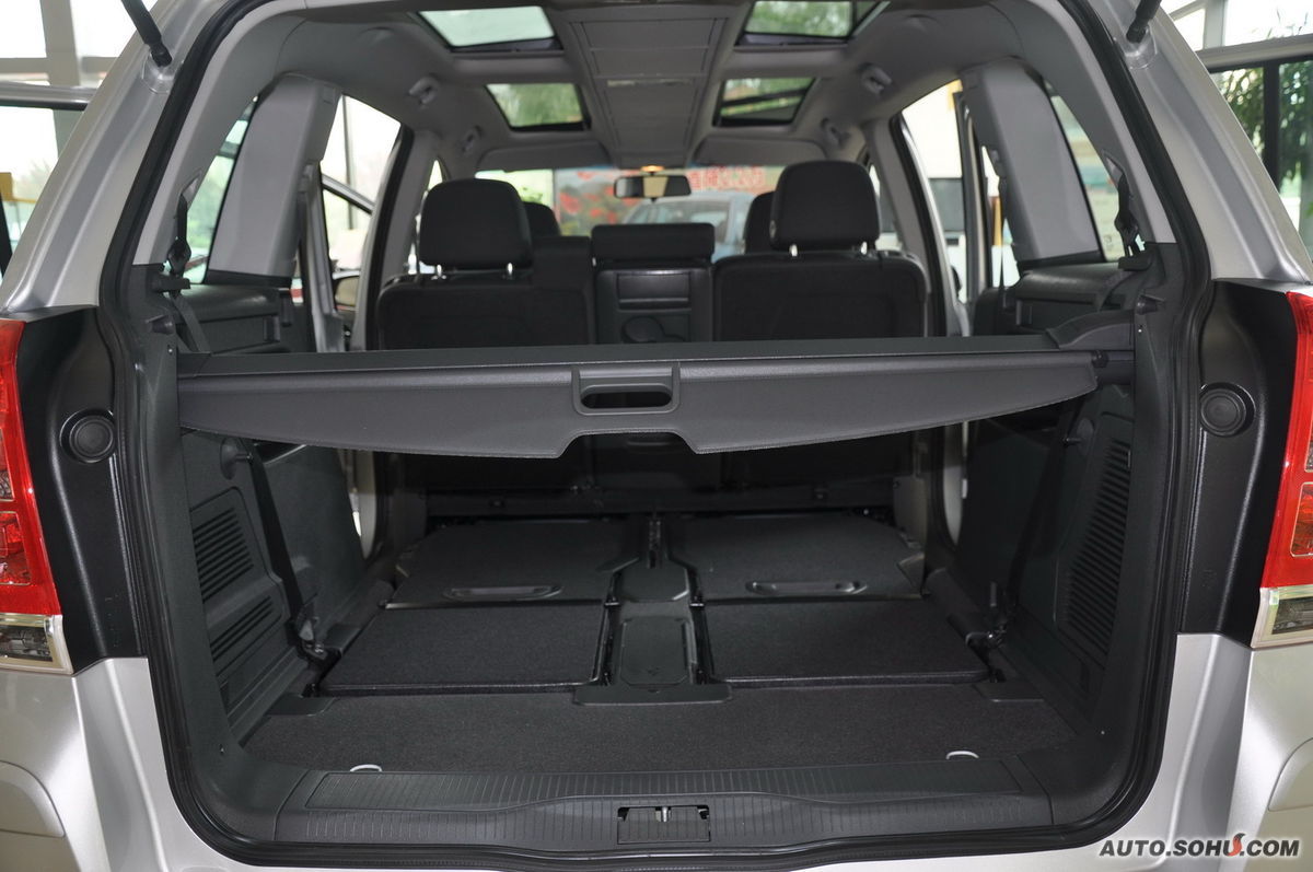 新opel欧宝zafira赛飞利更是"青出于蓝",在造型,空间及底盘上进行了多