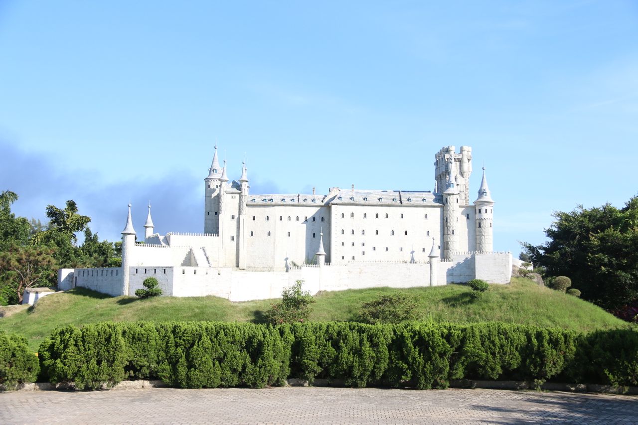  p data-id="gnwhxnquvm">阿卡沙堡位于西班牙塞哥维亚市,又名童话堡