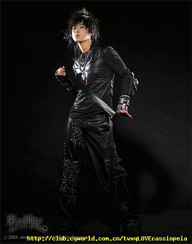  p data-id="gnwjoy2632">《triangle》是一首歌曲,演唱者是东方神起.