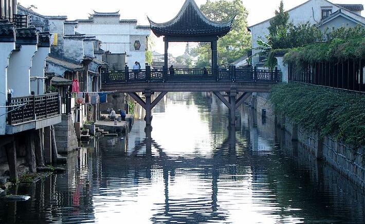  p>亭子桥是 a target="_blank" href="/item/无锡/135983" data