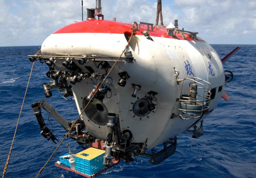  p>深潜器,具有水下观察和作业能力的活动深潜水装置.