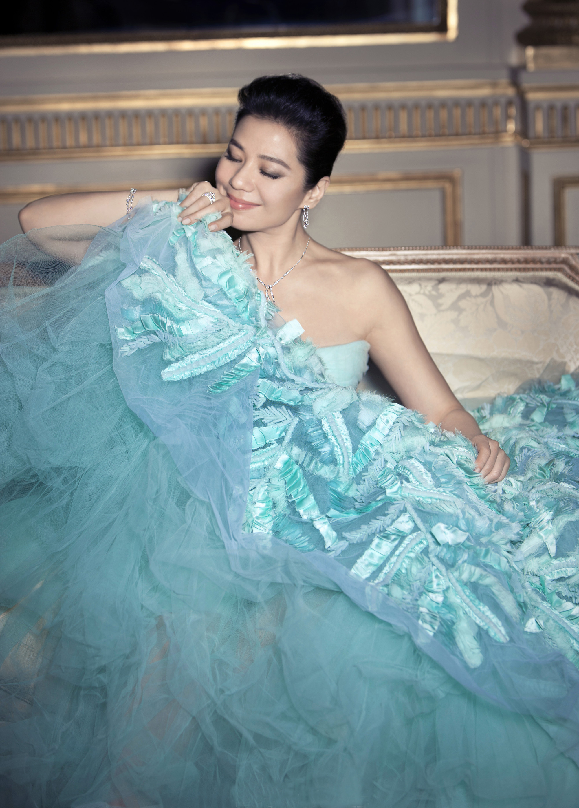  p>钟楚红(cherie chung ),1960年2月16日出生于中国香港,祖籍广东省