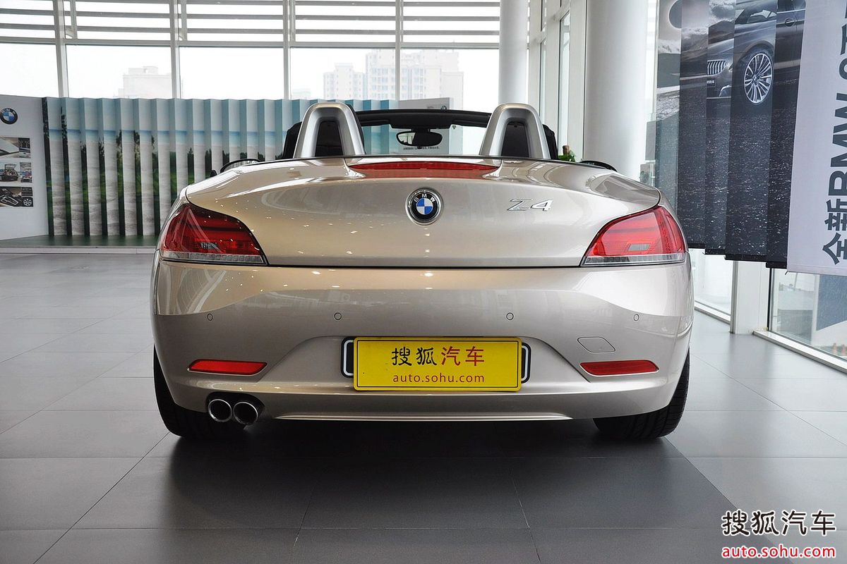  p>宝马z4是宝马的一款轿跑车型,z4 的设计是在 z3 的基础上改进而来