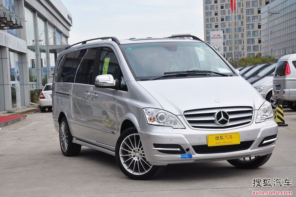  p>唯雅诺是奔驰品牌车的一个系列,被定位为"外交级mpv"的梅赛德斯,是