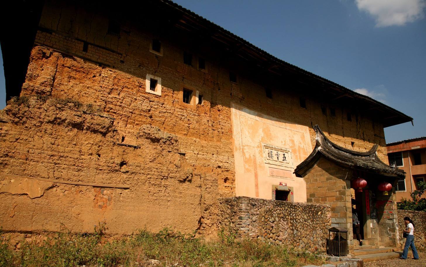 北土楼群位于福建省 a target="_blank" href="/item/龙岩市/608010"