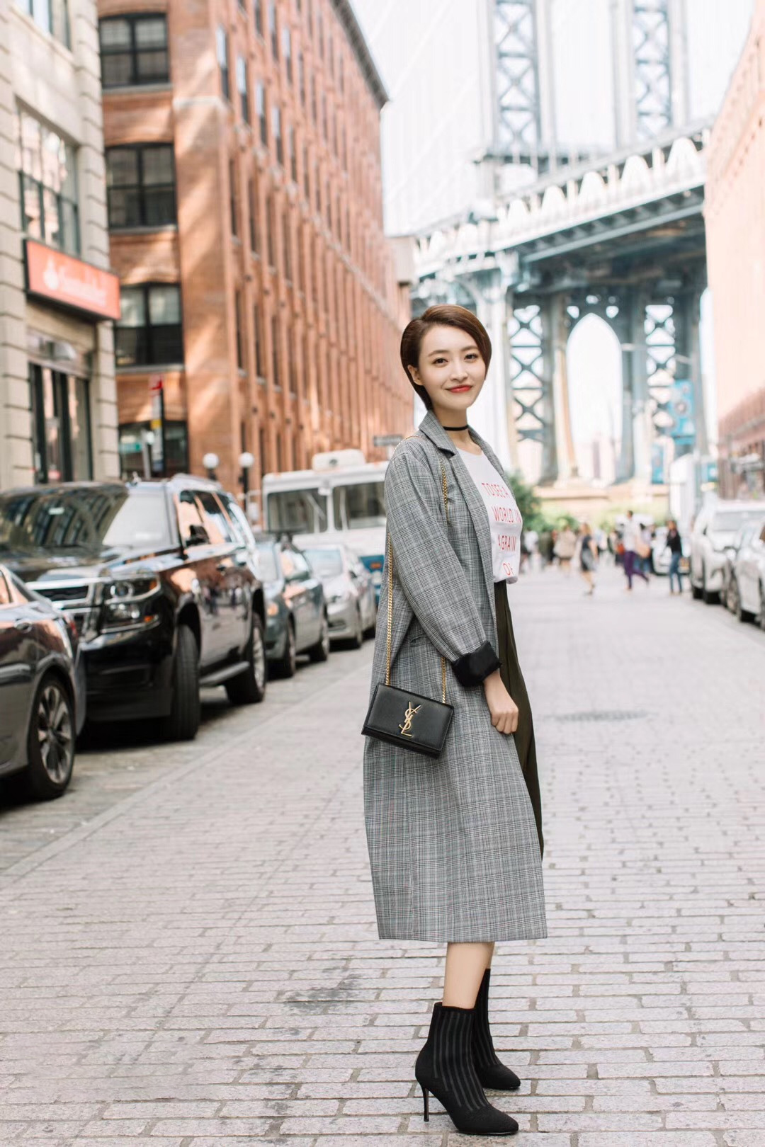  p>杨菲洋,原名杨洋,1989年6月8日出生于江西省赣州市章贡区,中国内地