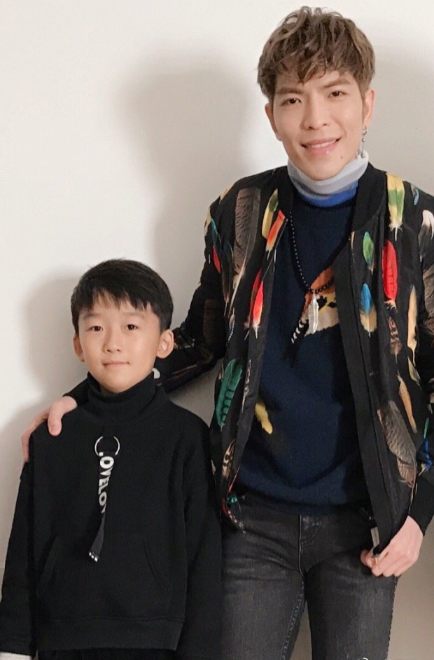  p data-id="gnbiyy5nef">许歌淳一,2009年2