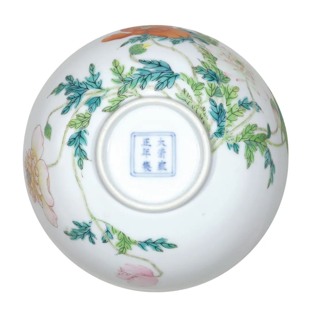 中国骨董 大清雍正年製 小壺 A miniature blue and white 'lotus' vase, Mark and period of