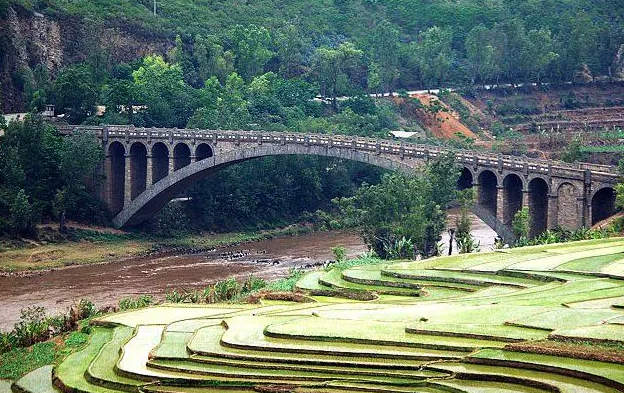  p data-id="tpdve89ssswt">开远长虹桥,位于云南省红河哈尼族彝族