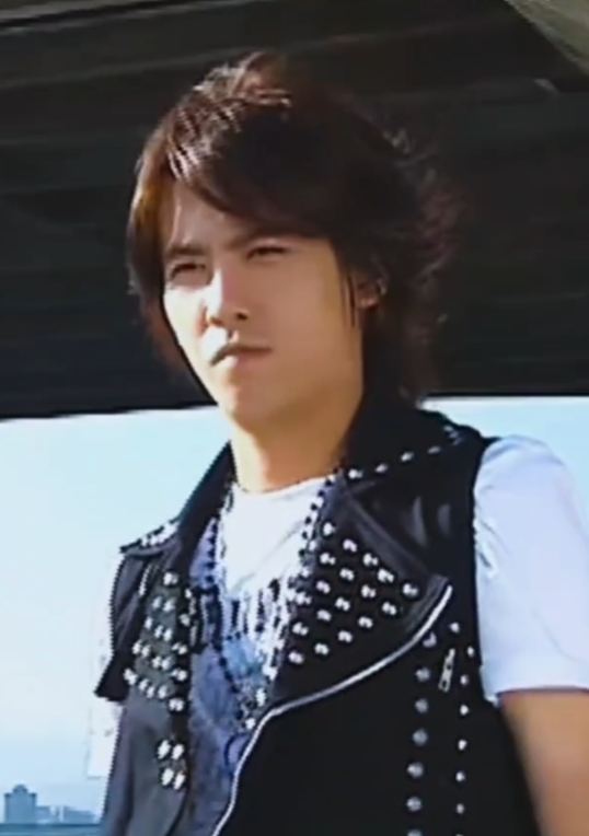 data-id="gns0mfyjzj">《 a target="_blank" href="/item/终极一家