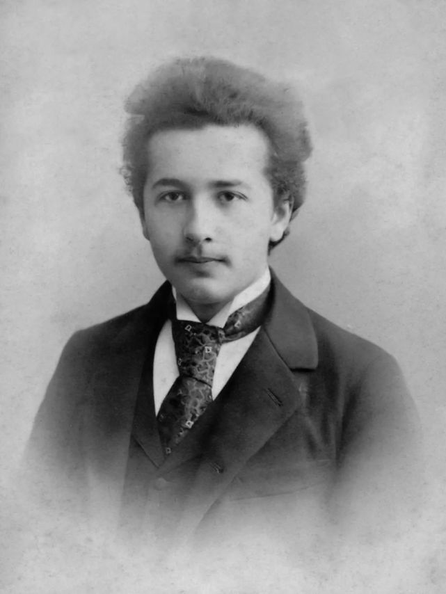  p> b>阿尔伯特·爱因斯坦 /b>( a target="_blank" href="/item/德语