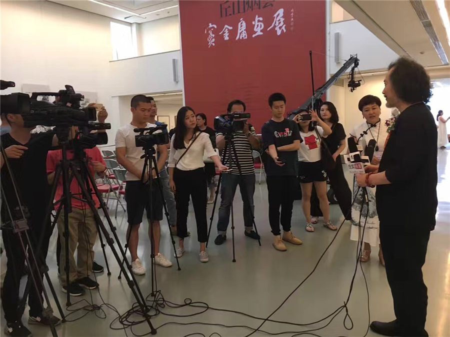 先后就读于南京艺术学院中国画专业硕士研究生班,文化部中国国家画院