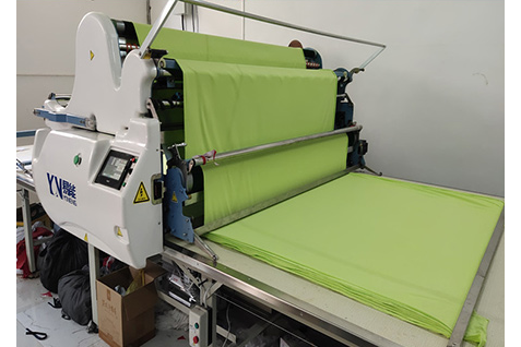 铺布机