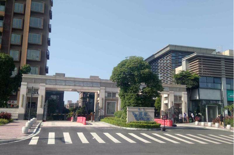  p>涟岸位于佛山市禅城南庄,由佛山和记黄埔地产有限公司建成,总建筑