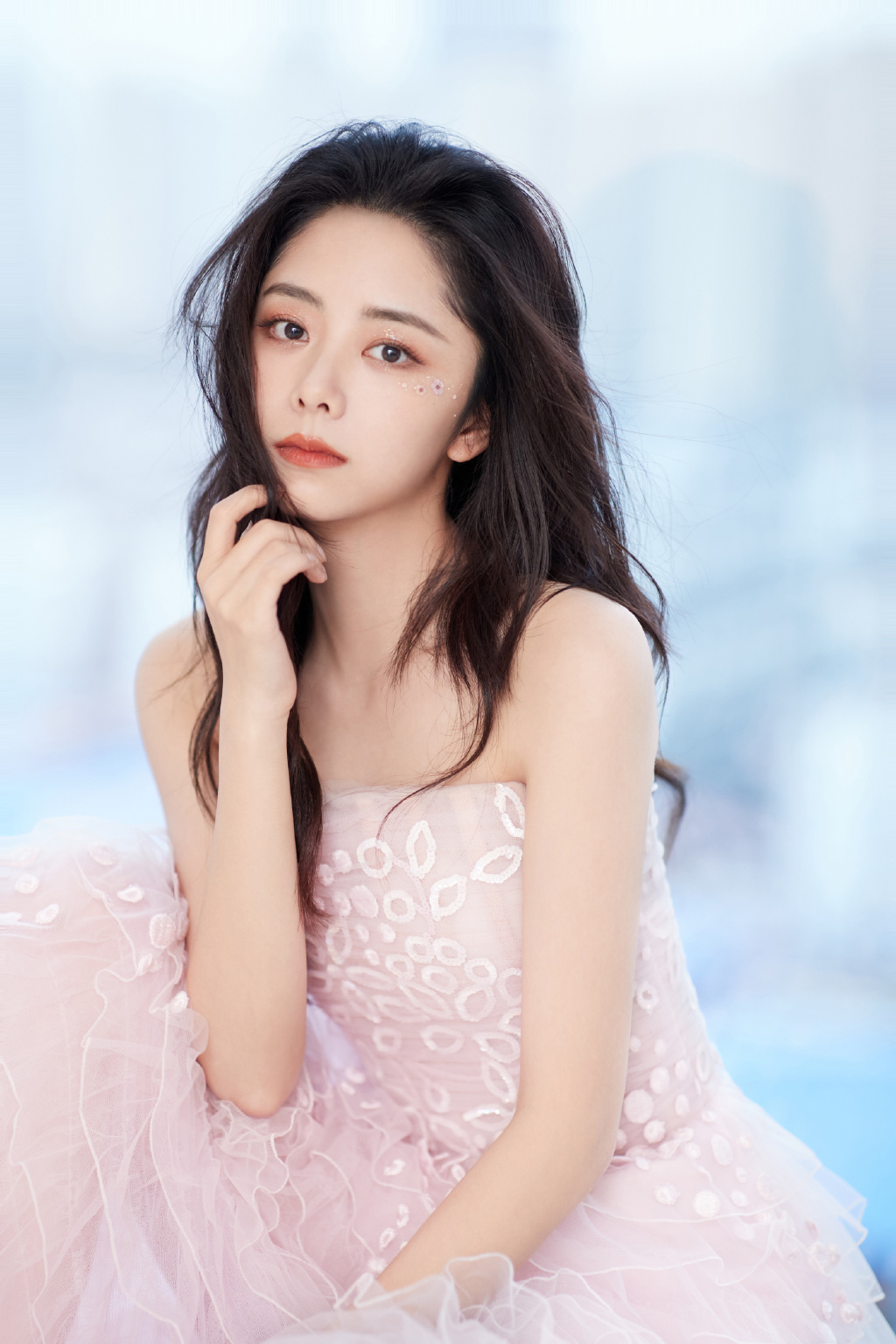  p>谭松韵,1990年5月31日出生于四川省泸州市叙永县,中国内地影视女