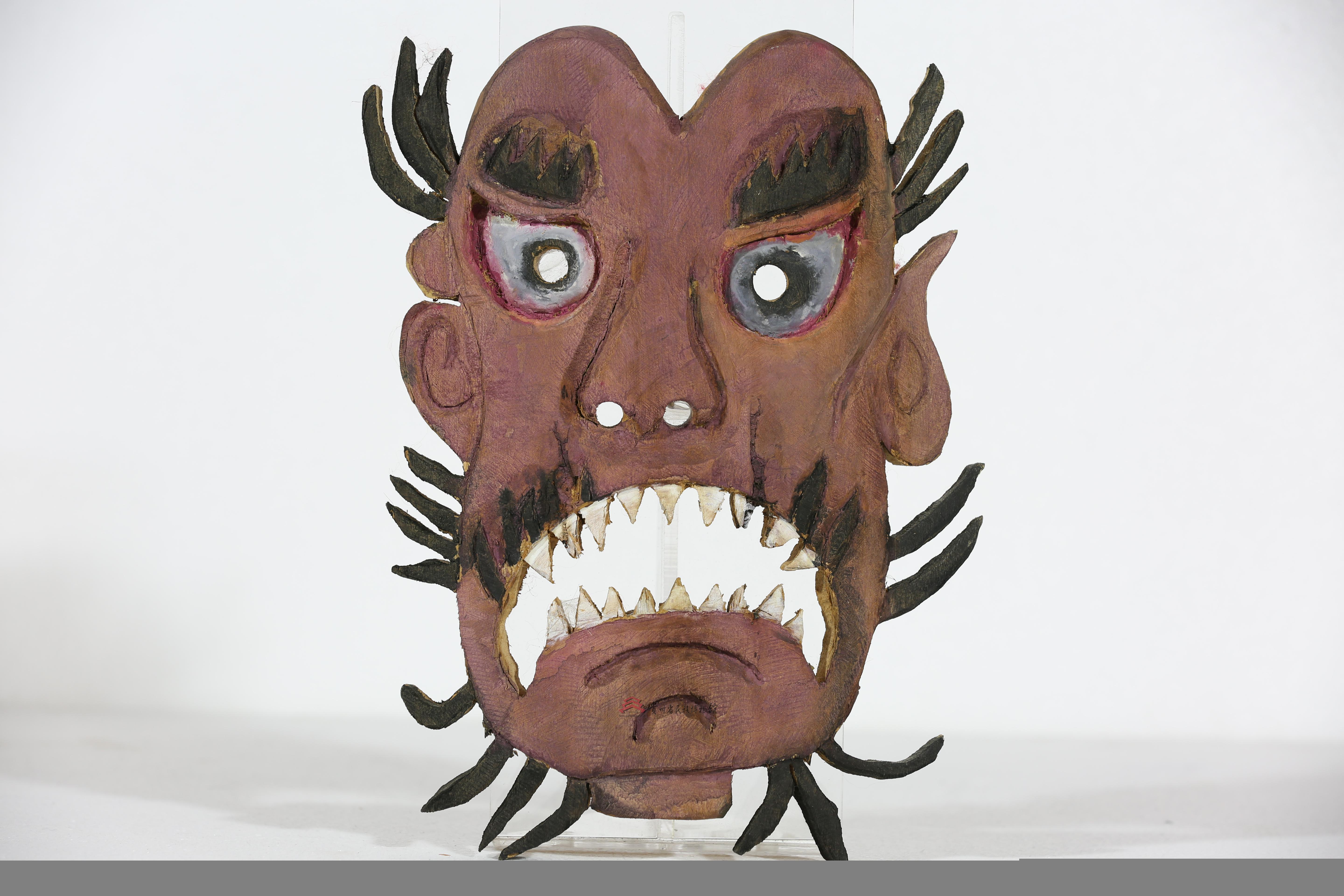 当代云南文山丘北白族面具镇恶神