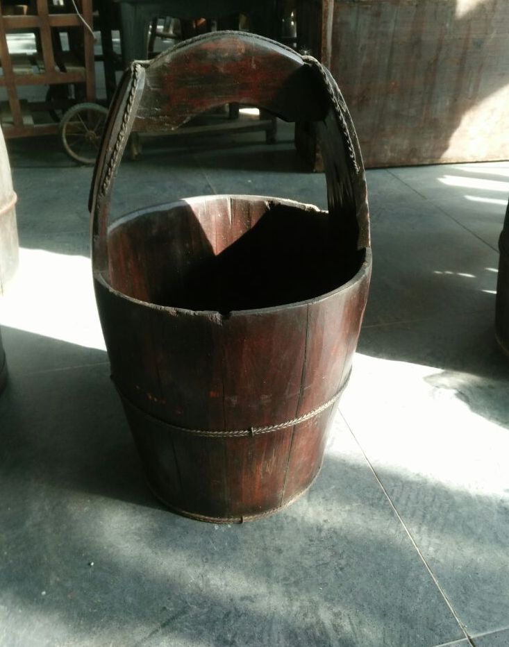现代木水桶