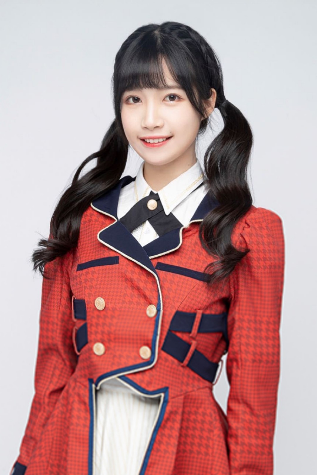  p>邹若男,1998年4月23日出生于江苏省南京市,中