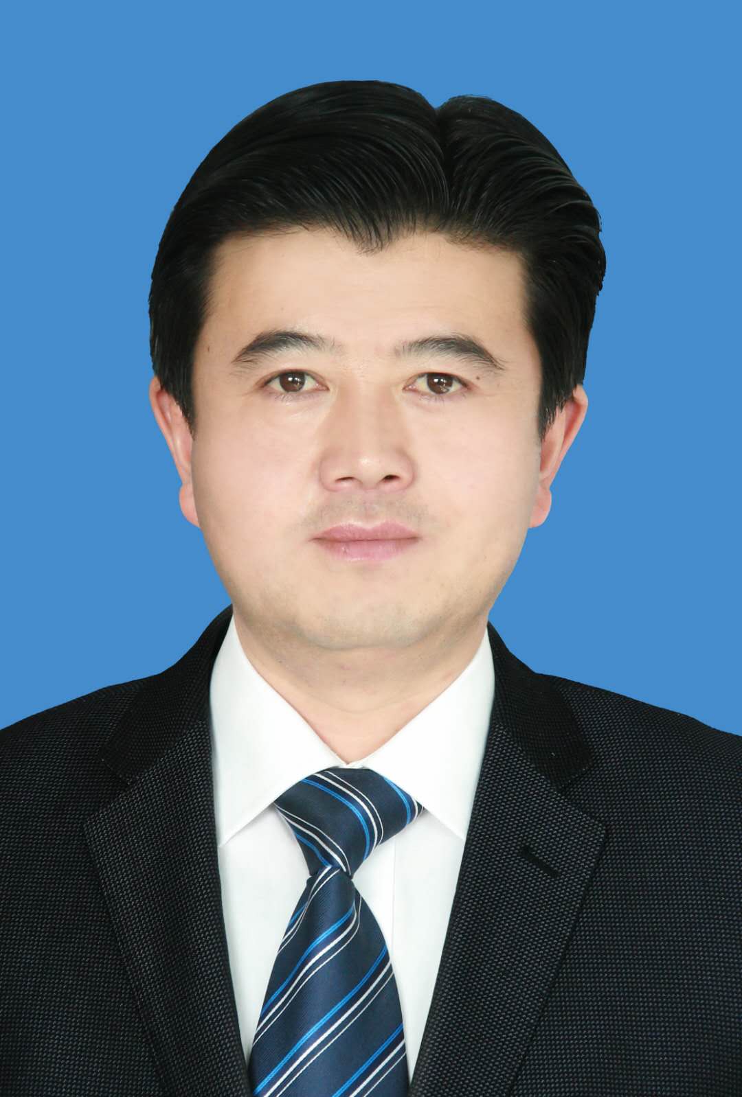 data-ctrid="snns1gpzzrmi">现任青海省格尔木市委委员,常委,副书记