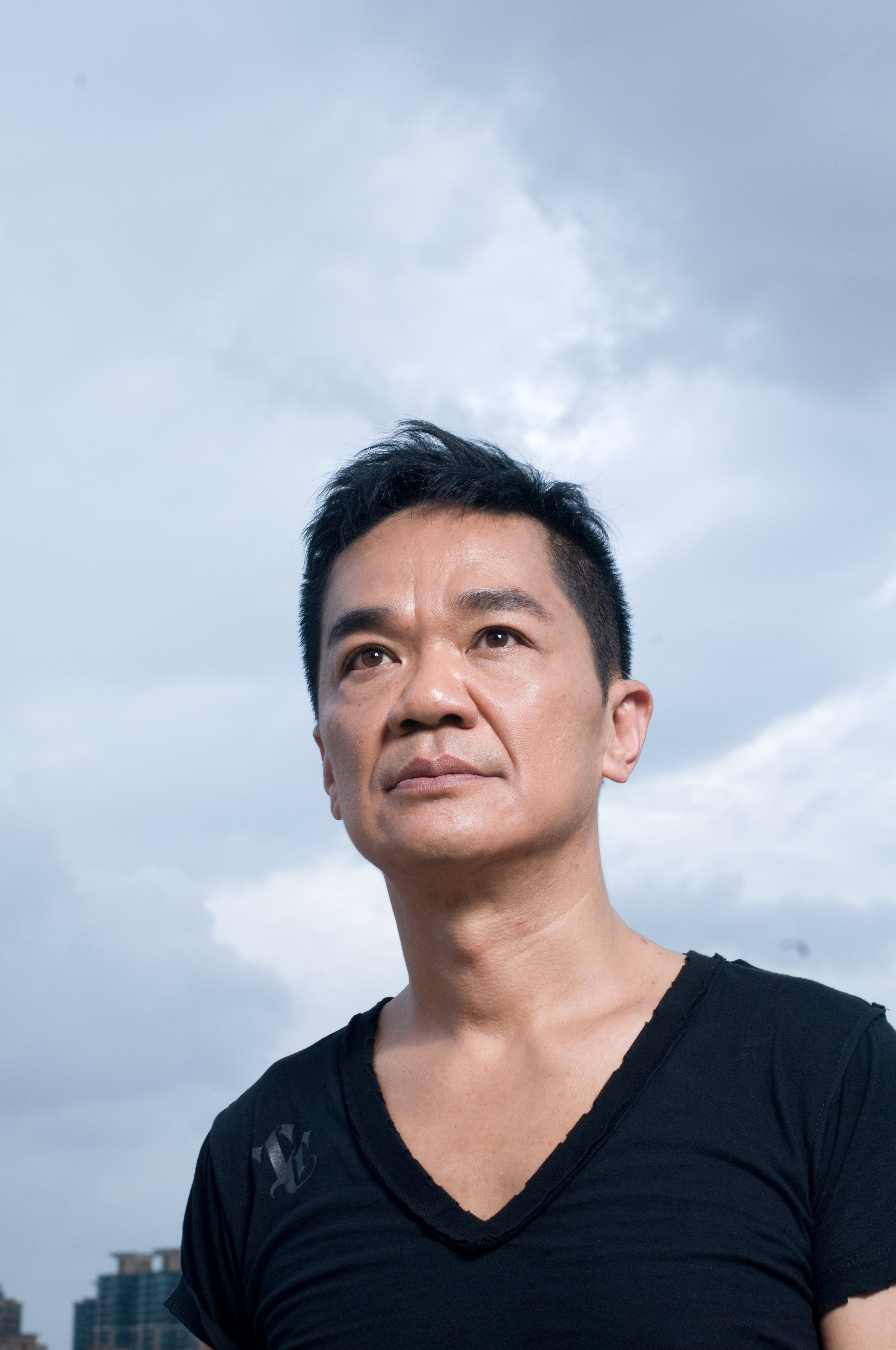 data-ctrid="da7wgnd">《这便是一转眼》是由香港著名演员,歌手黄光亮
